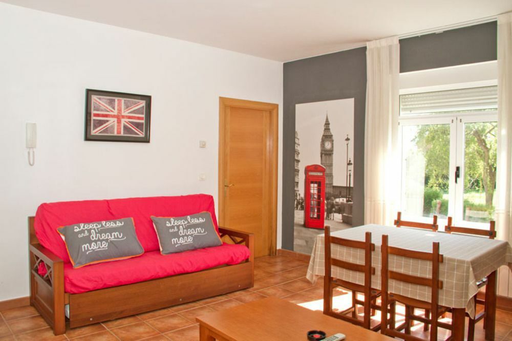Apartamentos Mirapenas Gozon Bagian luar foto